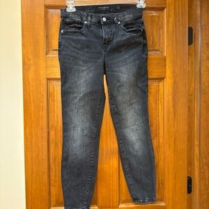 Lucky Brand Jeans Black Mid Rise Skinny Ava 6/28. 98% cotton 2% Elastane🌟🌟
